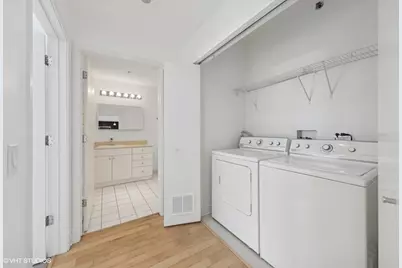 8 E Randolph Street #3007, Chicago, IL 60601 - Photo 11