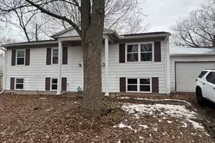 901 Dogwood Dr, Champaign, IL 61821 - Photo 3