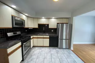 246 Tamarack Dr, Bloomingdale, IL 60108 - Photo 11