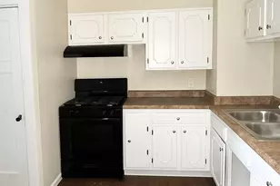 640 S Spencer St, Aurora, IL 60505 - Photo 5