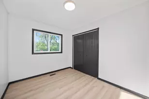 8040 Geneva St, Woodridge, IL 60517 - Photo 17