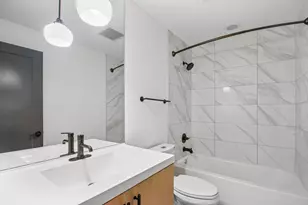 1242 W Huron St, Chicago, IL 60642 - Photo 11