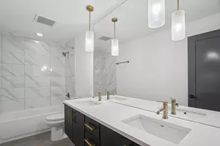 1242 W Huron St, Chicago, IL 60642 - Photo 5