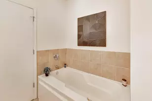 1327 S Indiana Pkwy, Chicago, IL 60605 - Photo 17