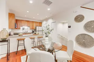 1327 S Indiana Pkwy, Chicago, IL 60605 - Photo 7