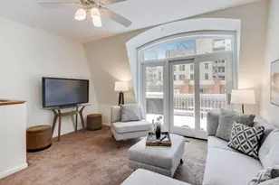 1327 S Indiana Pkwy, Chicago, IL 60605 - Photo 21