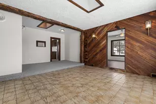 3044 Louise St, Rockford, IL 61103 - Photo 9