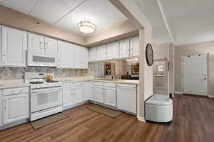 7841 W 157th St, Orland Park, IL 60462 - Photo 11