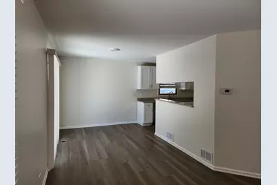 1105 Monroe Avenue, Wauconda, IL 60084 - Photo 5