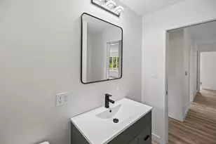 123 S Shores Dr, Decatur, IL 62521 - Photo 9