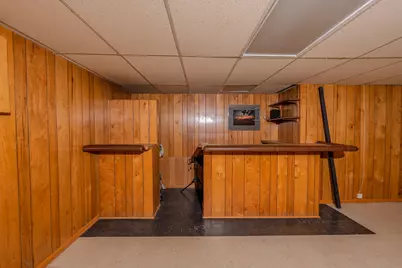 6325 Keokuk Road, Indian Head Park, IL 60525 - Photo 17