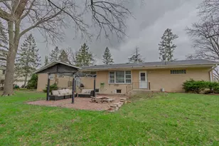 6325 Keokuk Rd, Indian Head Park, IL 60525 - Photo 3