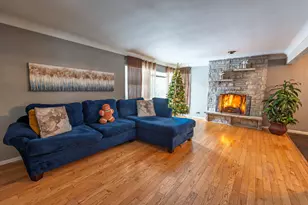 6325 Keokuk Rd, Indian Head Park, IL 60525 - Photo 5