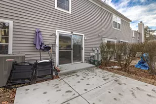 1604 Pebble Beach Cir, Elgin, IL 60123 - Photo 33