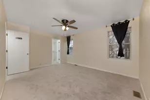 1604 Pebble Beach Cir, Elgin, IL 60123 - Photo 25