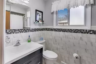 51 James Ct, Glenview, IL 60025 - Photo 25