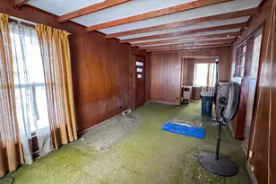 307 N Vine St, Armington, IL 61721 - Photo 5