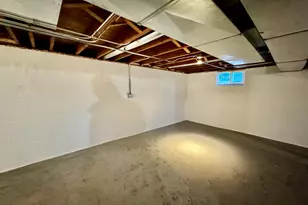 28W471 Batavia Rd, Warrenville, IL 60555 - Photo 17