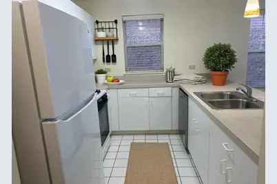 653 W Division Street #B, Chicago, IL 60610 - Photo 5