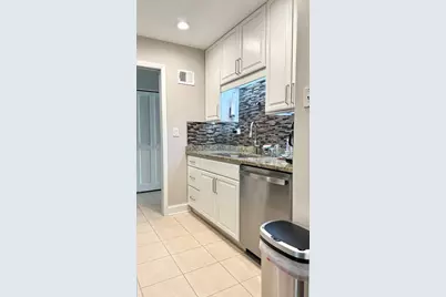 190 S Wood Dale Road #611, Wood Dale, IL 60191 - Photo 5