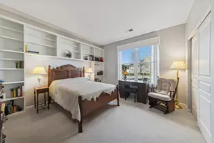 2545 Edgewater Dr, Elgin, IL 60124 - Photo 15