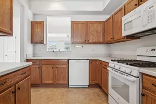 12543 Castle Rock Dr, Huntley, IL 60142 - Photo 7