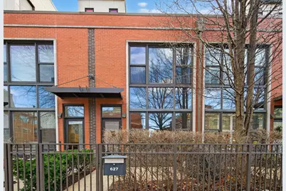 627 W Oak Street, Chicago, IL 60610 - Photo 1