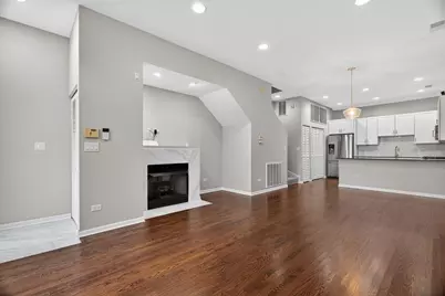 627 W Oak Street, Chicago, IL 60610 - Photo 3