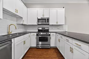 627 W Oak St, Chicago, IL 60610 - Photo 11