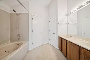 8032 Wildwood Ln, Darien, IL 60561 - Photo 13