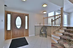 521 Michael Manor, Glenview, IL 60025 - Photo 3