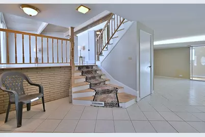 521 Michael Manor, Glenview, IL 60025 - Photo 5