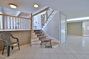 521 Michael Manor, Glenview, IL 60025 - Photo 5