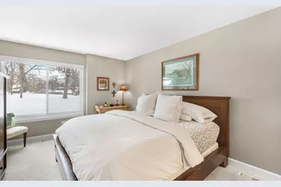 563 Woodview Road #D, Lake Barrington, IL 60010 - Photo 9