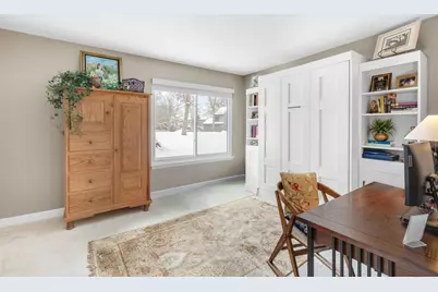 563 Woodview Road #D, Lake Barrington, IL 60010 - Photo 11