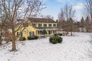 5N022 Hunters Ln, Saint Charles, IL 60175 - Photo 3