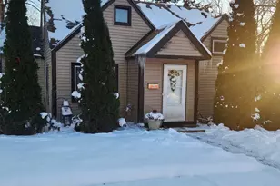 328 Clifton Dr, Round Lake Park, IL 60073 - Photo 3