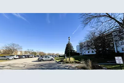 350 Plum Creek Drive #205, Wheeling, IL 60090 - Photo 5