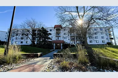 350 Plum Creek Drive #205, Wheeling, IL 60090 - Photo 3