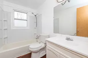 1607 N Channel Dr, Round Lake Beach, IL 60073 - Photo 17