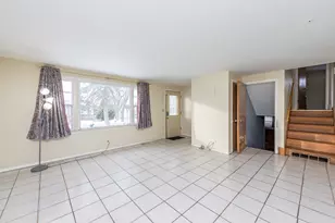 1607 N Channel Dr, Round Lake Beach, IL 60073 - Photo 7