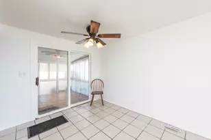 1607 N Channel Dr, Round Lake Beach, IL 60073 - Photo 9