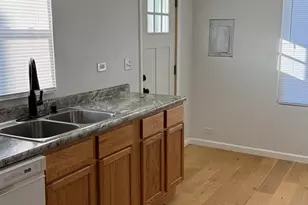 380 Ivanhoe Rd, Grayslake, IL 60030 - Photo 3