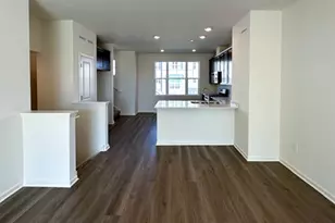 573 Yosemite Wy, Mundelein, IL 60060 - Photo 5