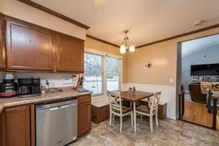 37114 N Shirley Dr, Gurnee, IL 60031 - Photo 7