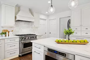 22925 W Schwerman Rd, Mundelein, IL 60060 - Photo 9