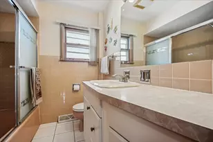 8516 N Ozanam Ave, Niles, IL 60714 - Photo 9