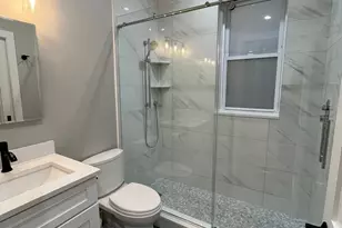 2548 W Argyle St, Chicago, IL 60625 - Photo 9