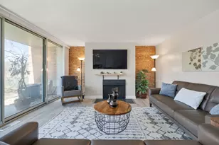 6000 E Lake Dr, Lisle, IL 60532 - Photo 3