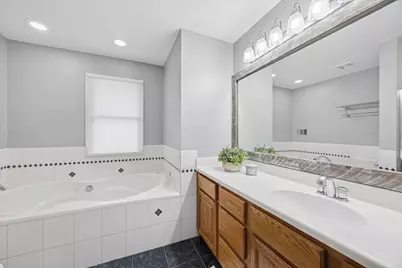 309 N Clinton Avenue, Elmhurst, IL 60126 - Photo 23